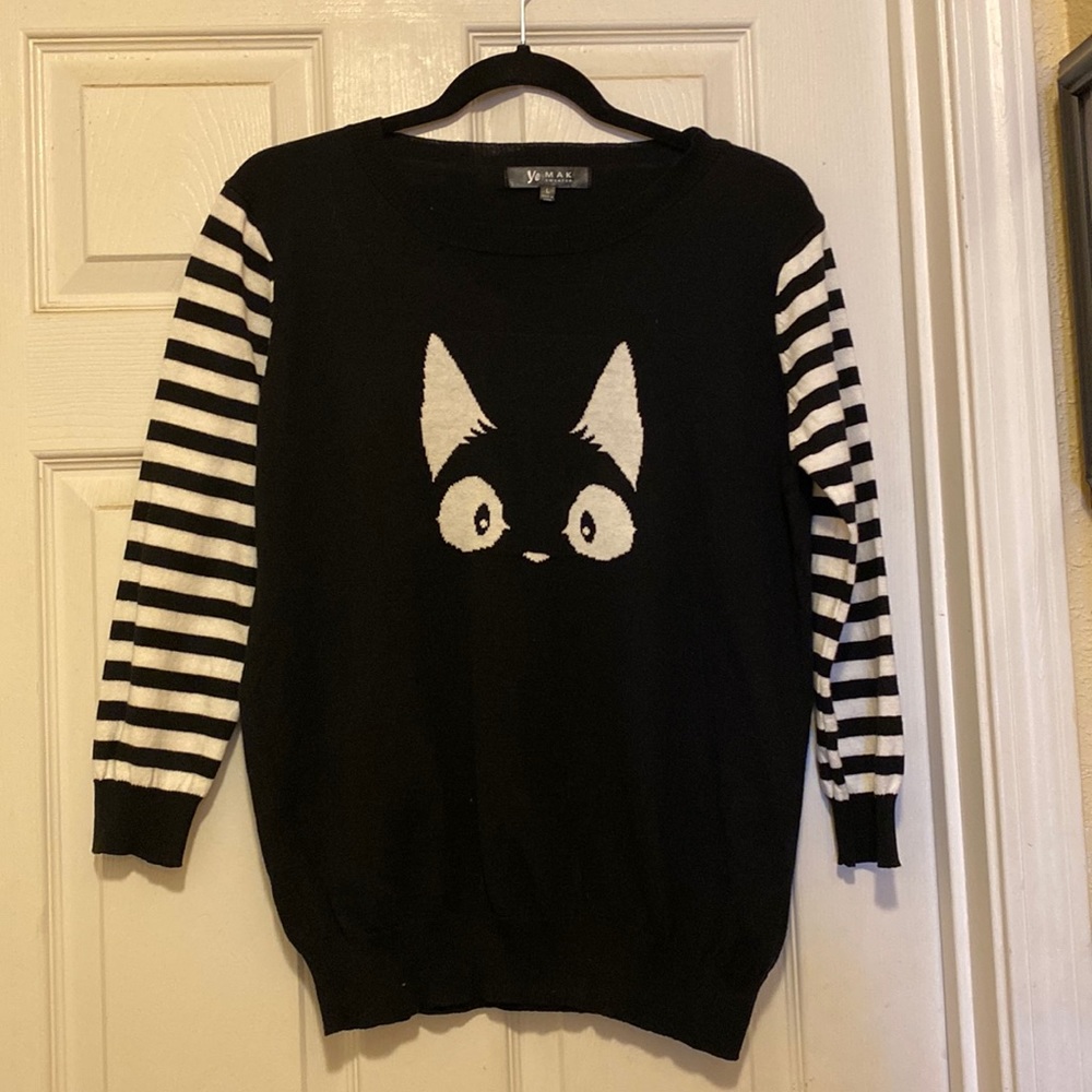 Adorable kitten sweater